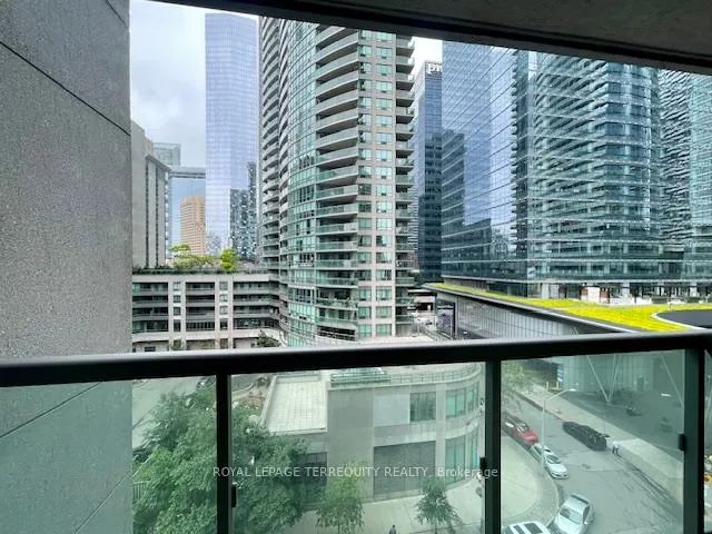 Photo 15 of Unit 803, 19 Grand Trunk Crescent, Toronto, Waterfront Communities — HOMEH
