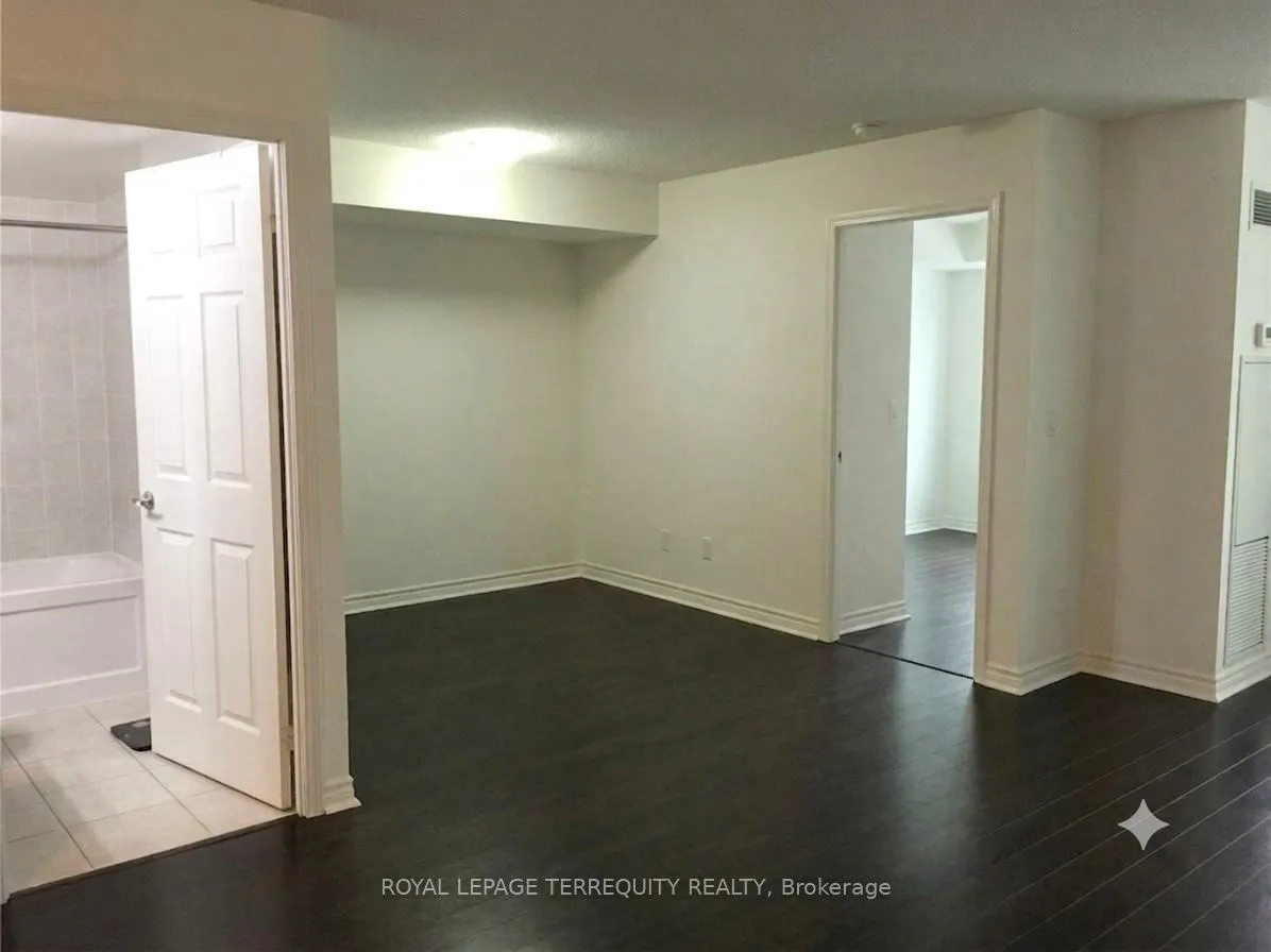 Photo 18 of Unit 803, 19 Grand Trunk Crescent, Toronto, Waterfront Communities — HOMEH
