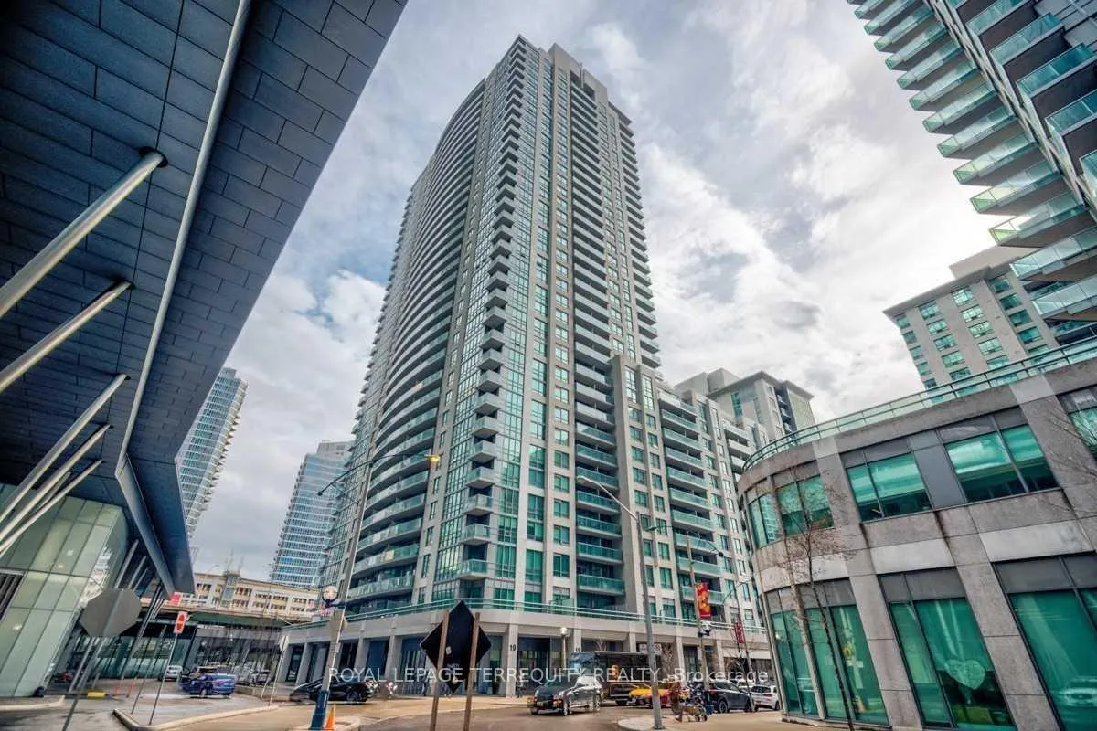 Photo 33 of Unit 803, 19 Grand Trunk Crescent, Toronto, Waterfront Communities — HOMEH