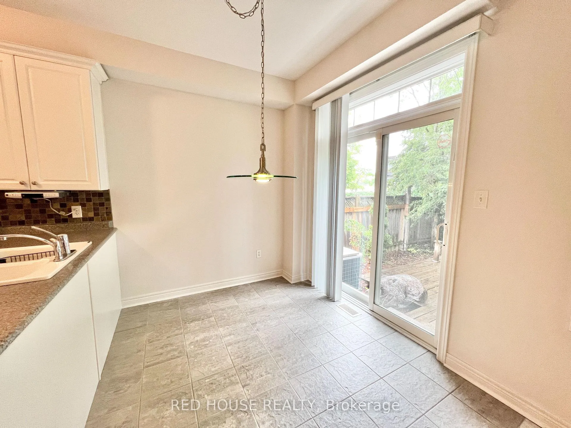 Photo 4 of 30 Clovis Street, Vaughan, Patterson — HOMEH