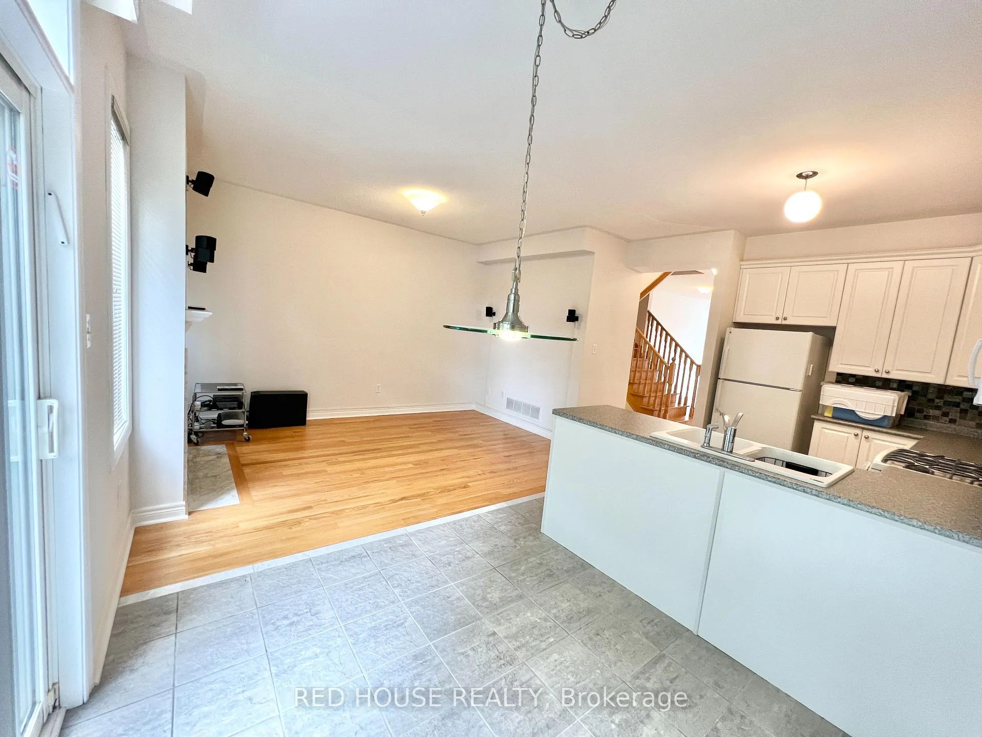 Photo 7 of 30 Clovis Street, Vaughan, Patterson — HOMEH