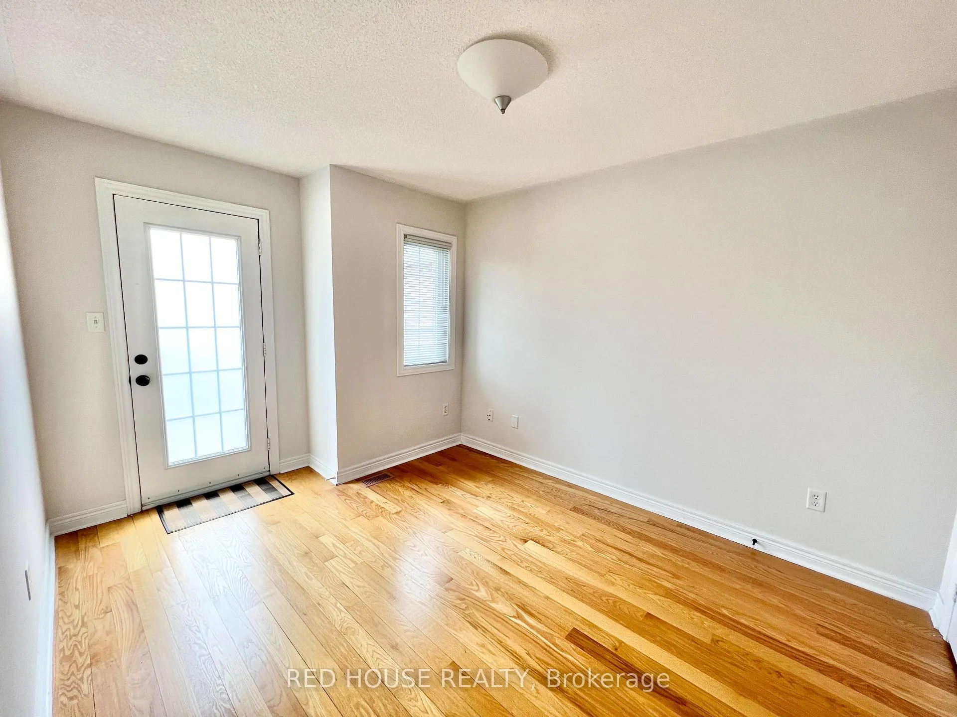 Photo 8 of 30 Clovis Street, Vaughan, Patterson — HOMEH