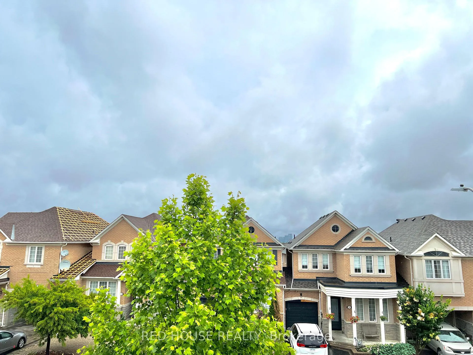 Photo 10 of 30 Clovis Street, Vaughan, Patterson — HOMEH
