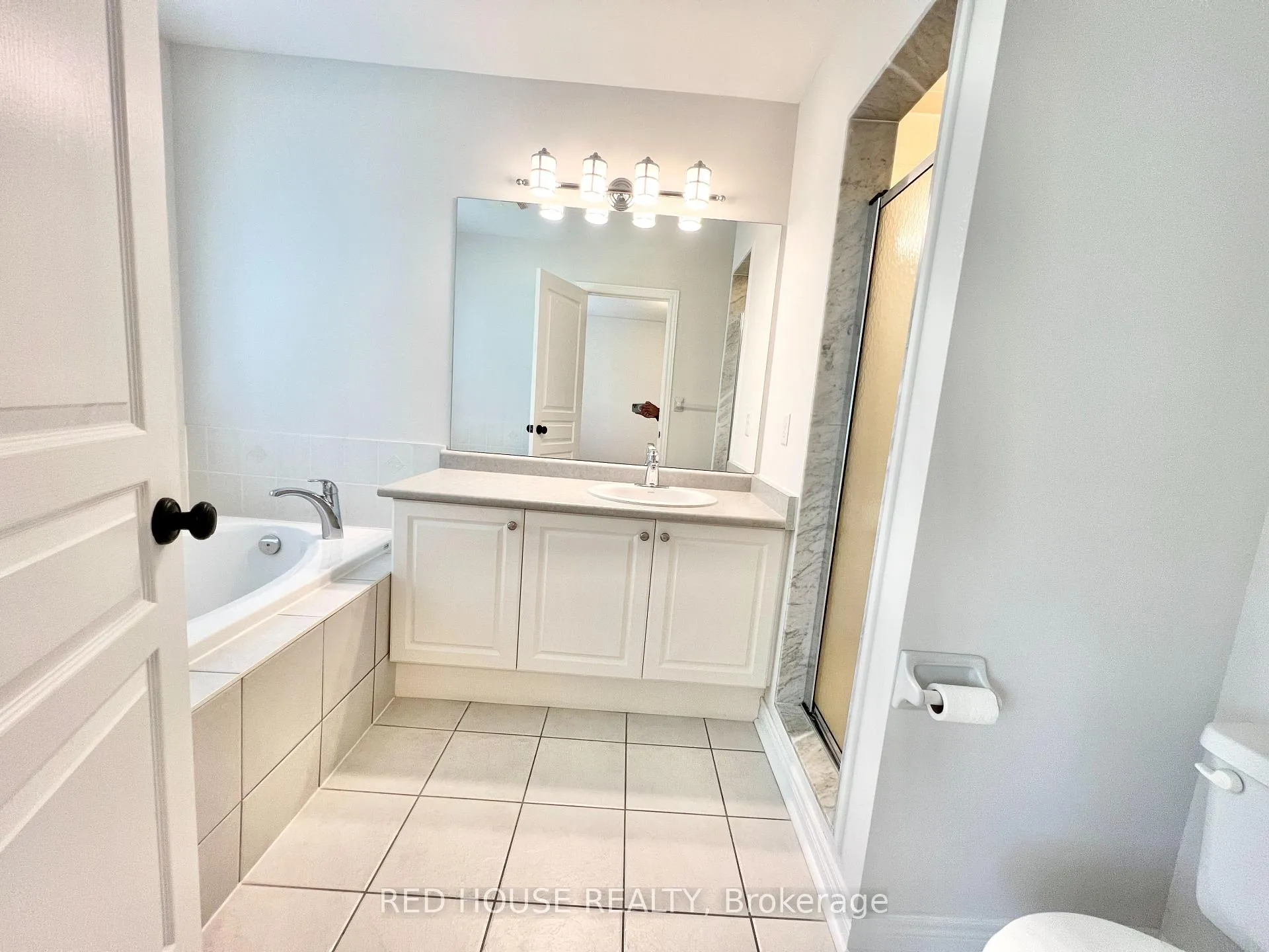 Photo 16 of 30 Clovis Street, Vaughan, Patterson — HOMEH
