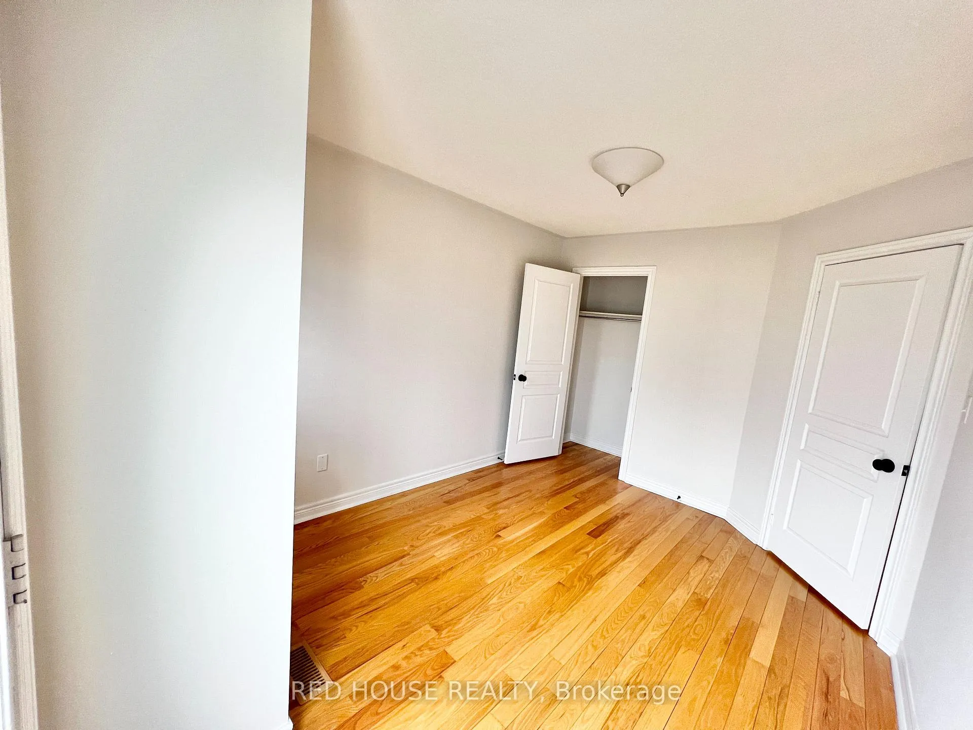 Photo 20 of 30 Clovis Street, Vaughan, Patterson — HOMEH