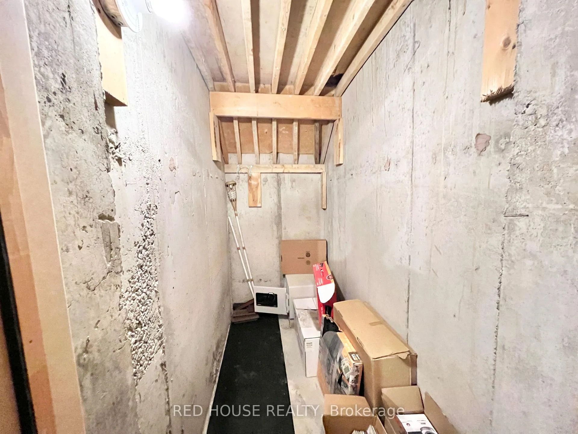 Photo 25 of 30 Clovis Street, Vaughan, Patterson — HOMEH