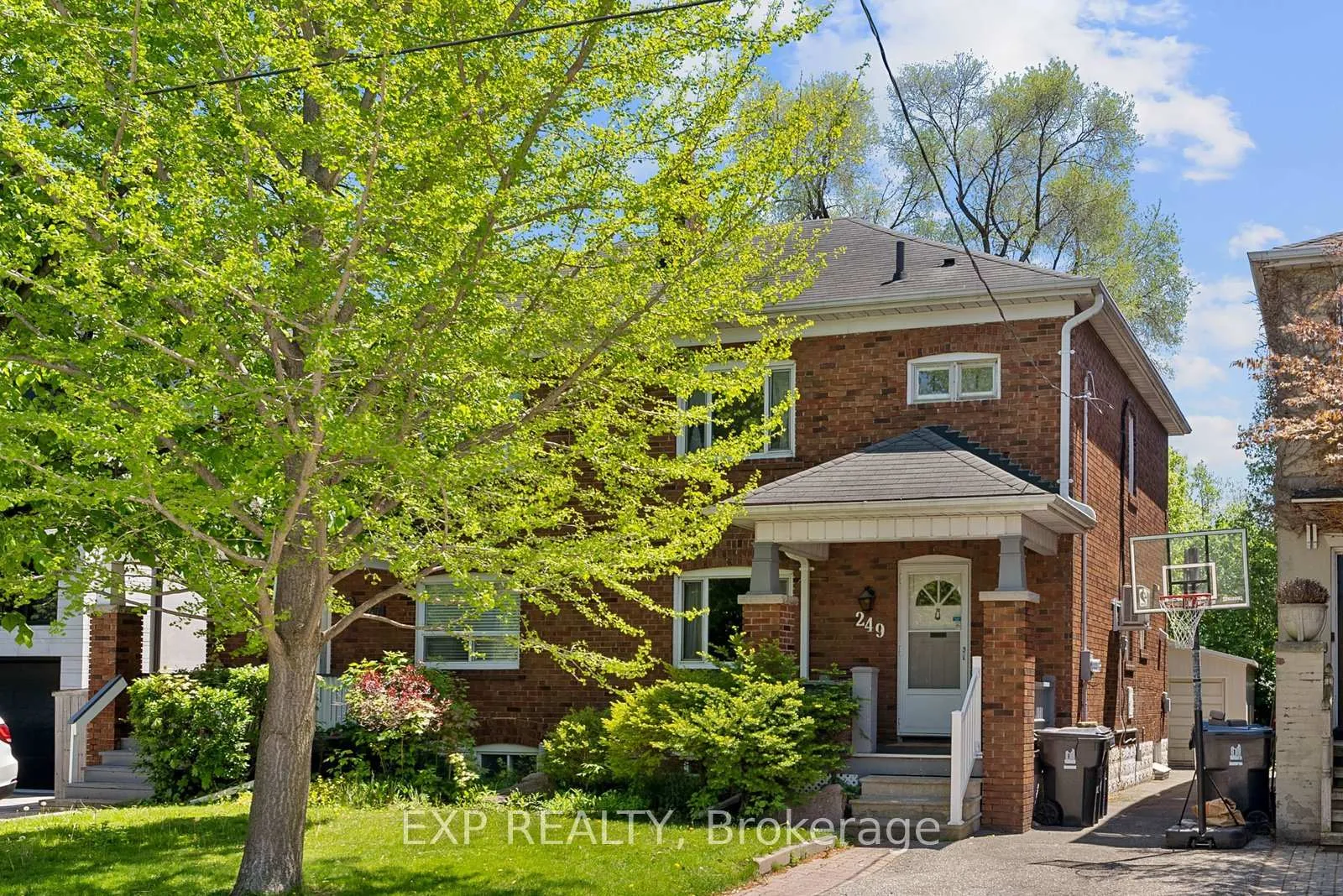 Photo 2 of 249 Brookdale Avenue, Toronto, Lawrence Park North — HOMEH