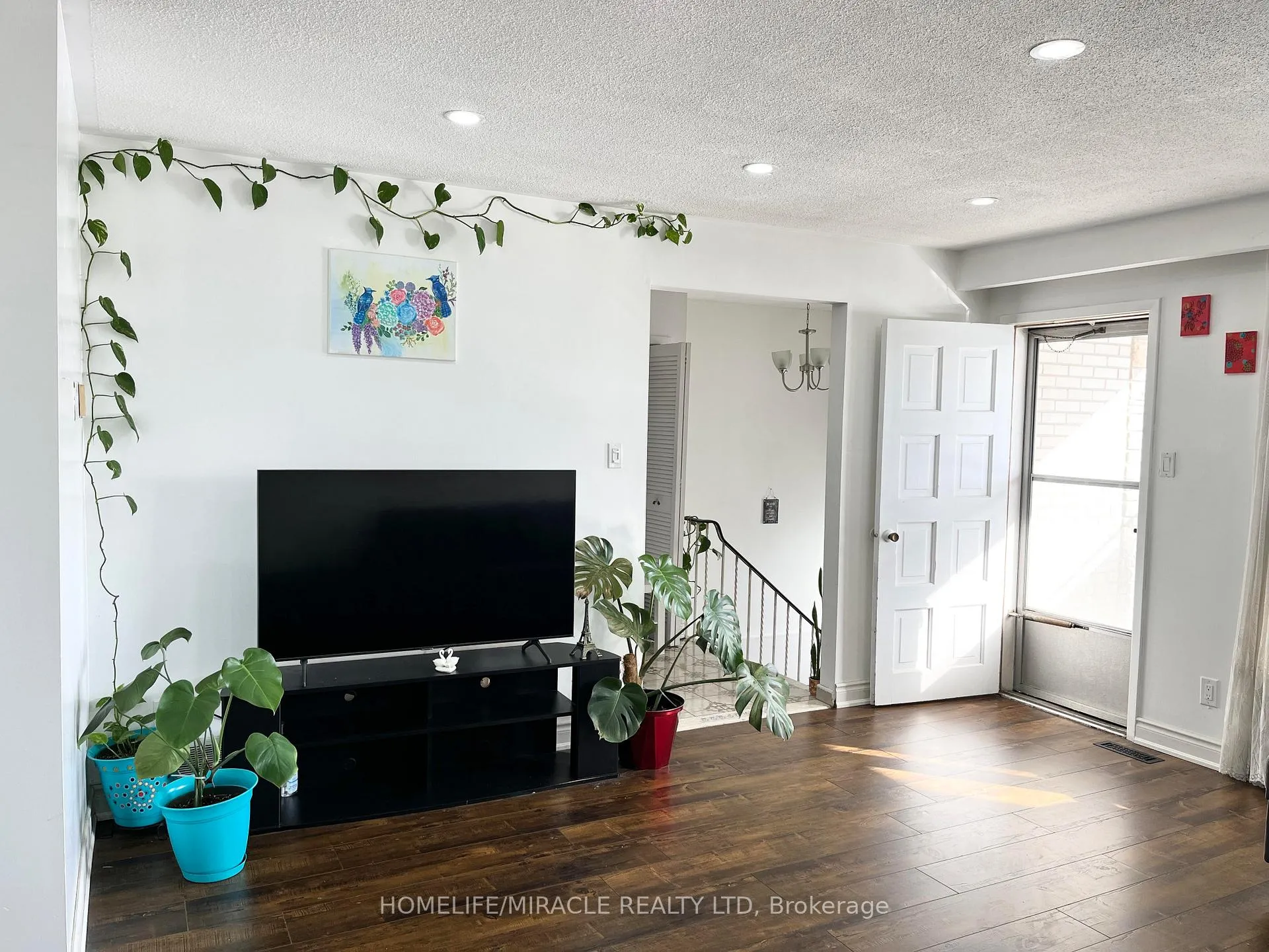 Photo 6 of 3323 Jolliffe Avenue, Mississauga, Malton — HOMEH