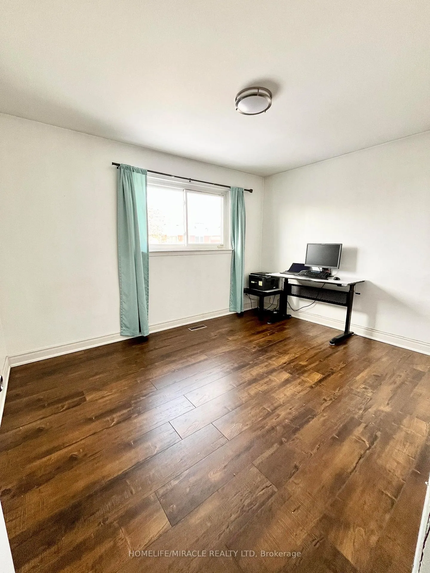 Photo 15 of 3323 Jolliffe Avenue, Mississauga, Malton — HOMEH