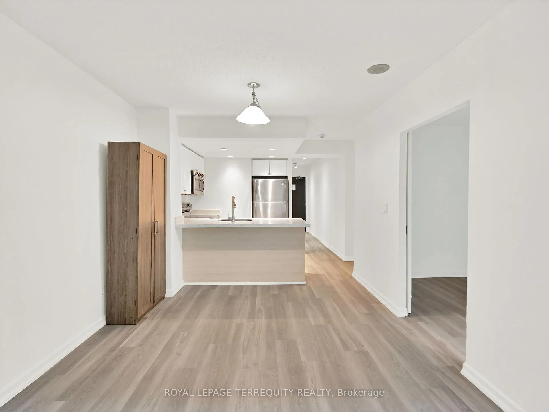 Photo 1 of Unit 1601, 8 Park Road, Toronto, Rosedale-Moore Park — HOMEH