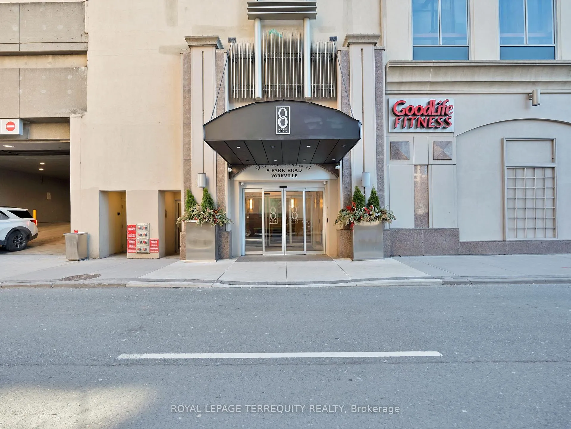 Photo 2 of Unit 1601, 8 Park Road, Toronto, Rosedale-Moore Park — HOMEH
