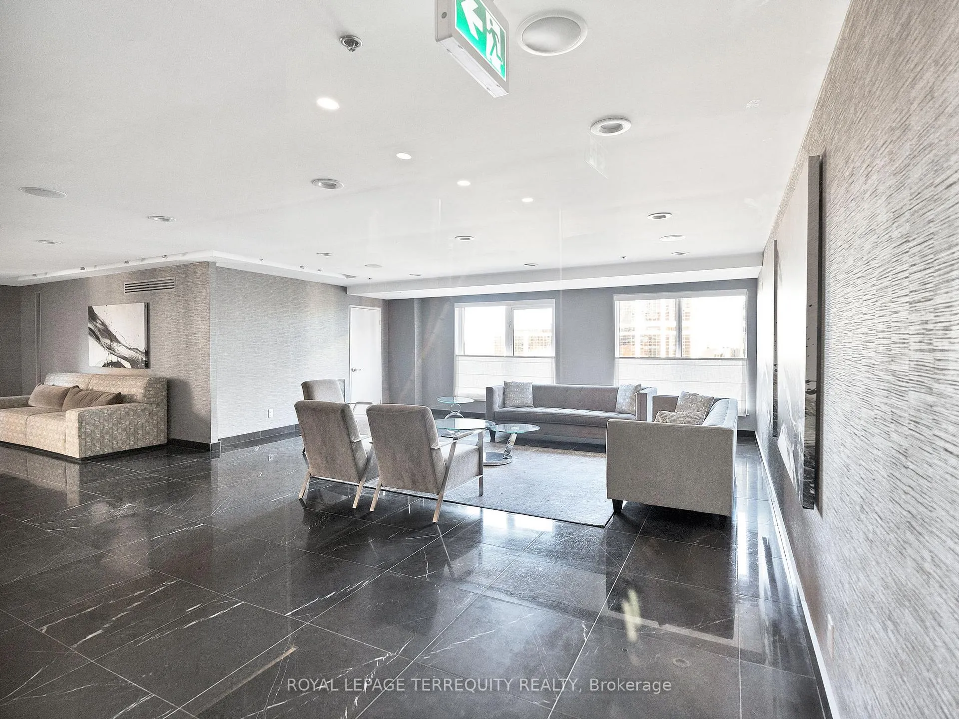 Photo 6 of Unit 1601, 8 Park Road, Toronto, Rosedale-Moore Park — HOMEH