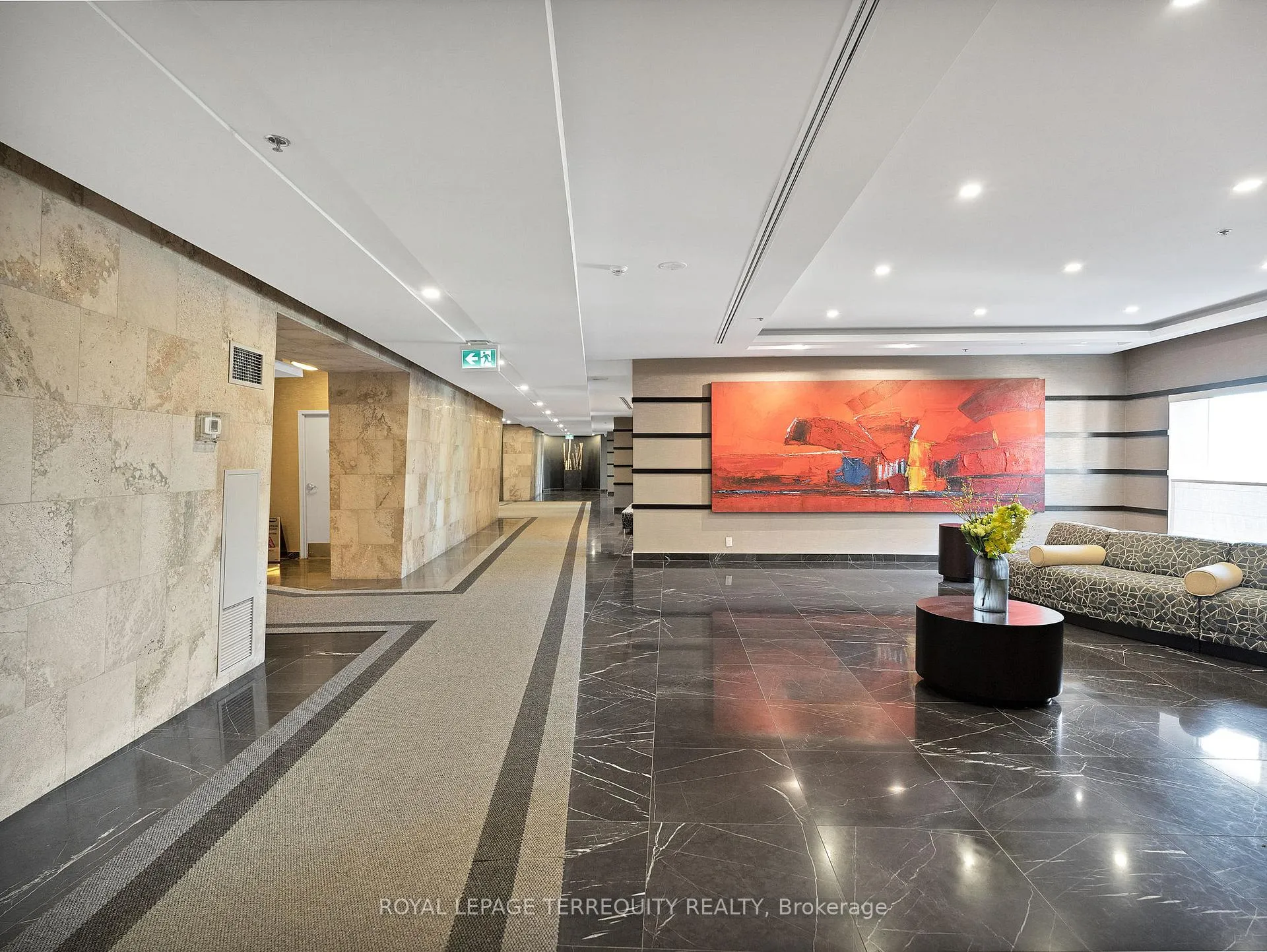 Photo 10 of Unit 1601, 8 Park Road, Toronto, Rosedale-Moore Park — HOMEH