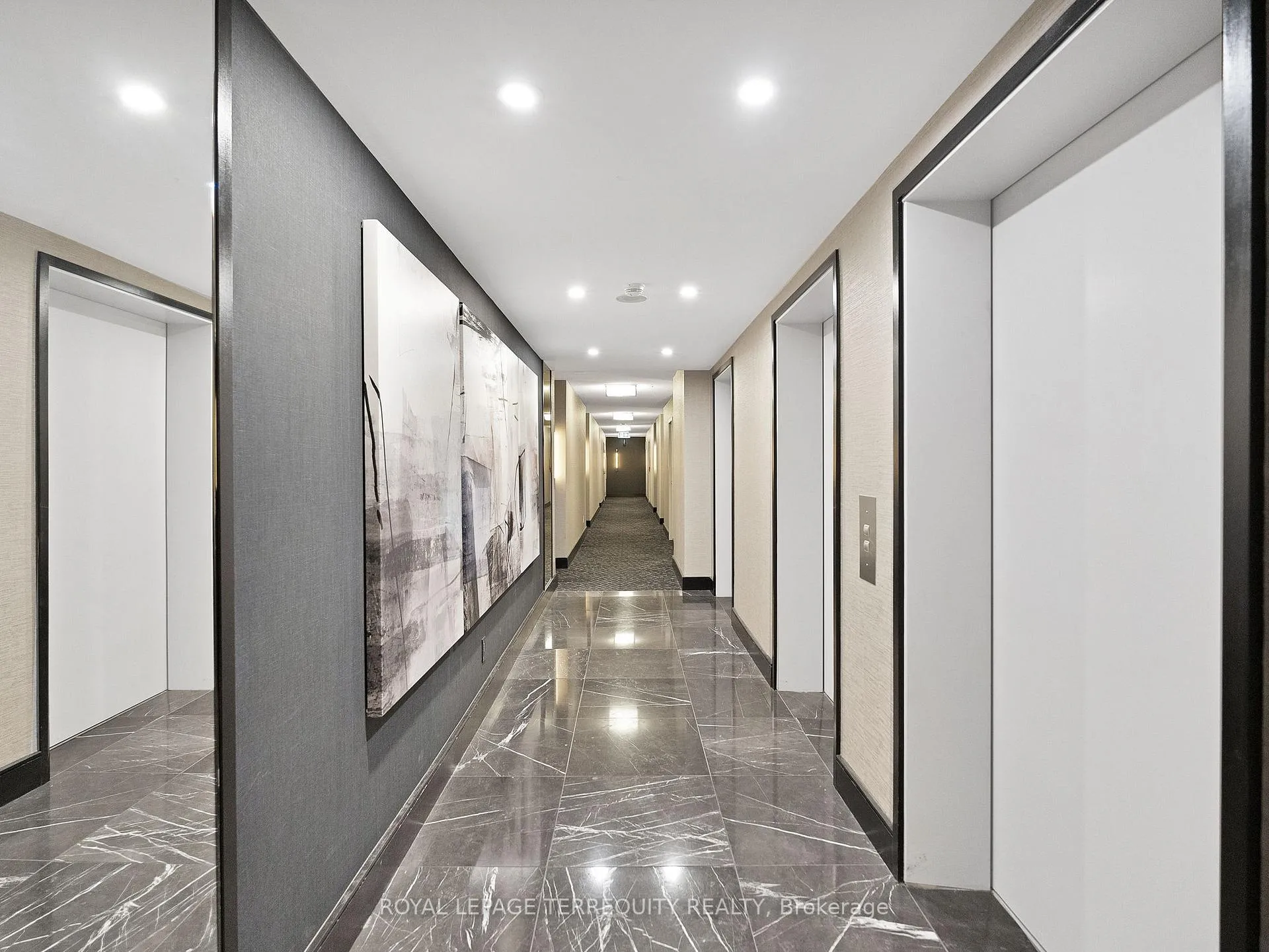 Photo 14 of Unit 1601, 8 Park Road, Toronto, Rosedale-Moore Park — HOMEH