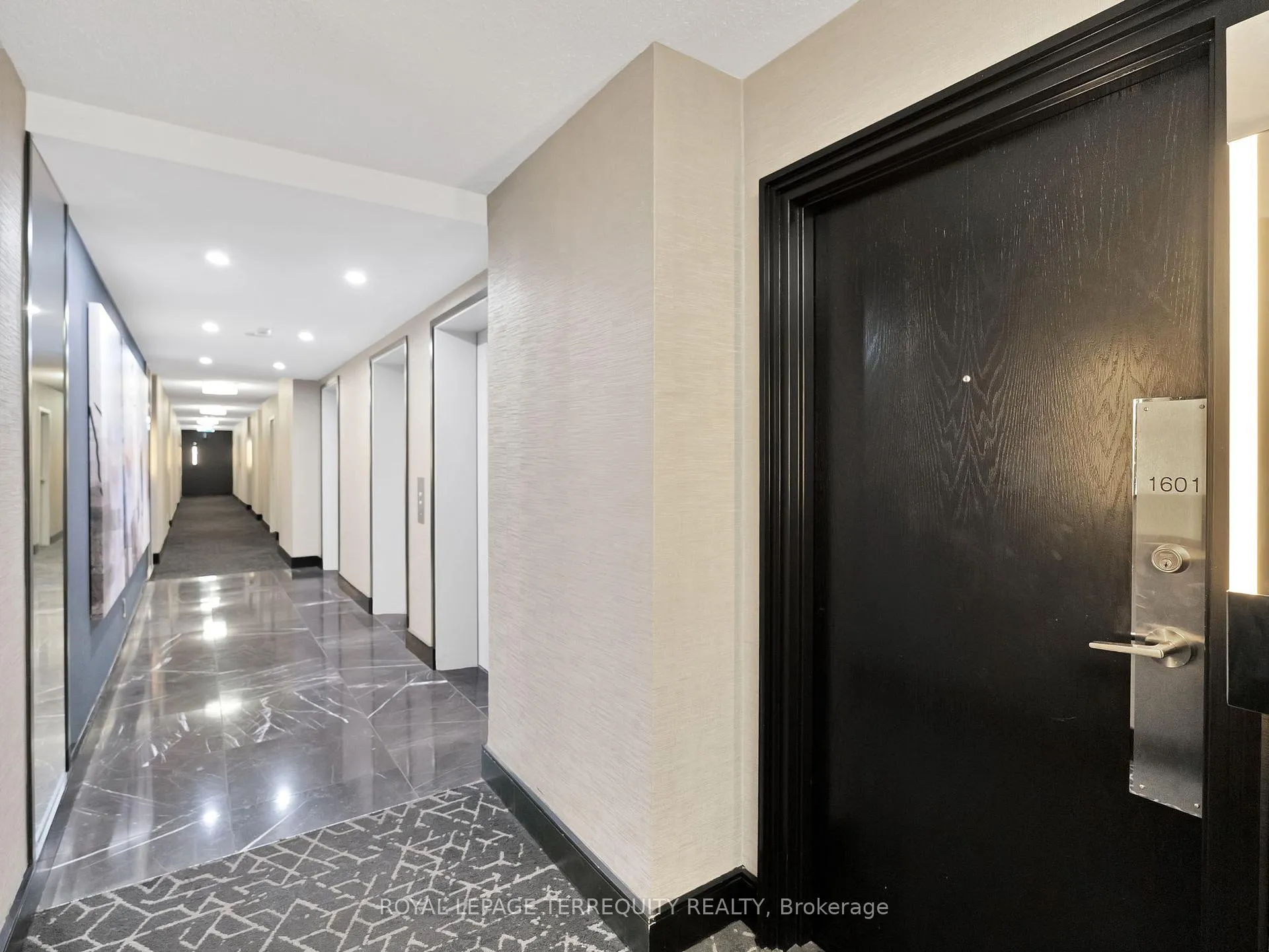 Photo 15 of Unit 1601, 8 Park Road, Toronto, Rosedale-Moore Park — HOMEH