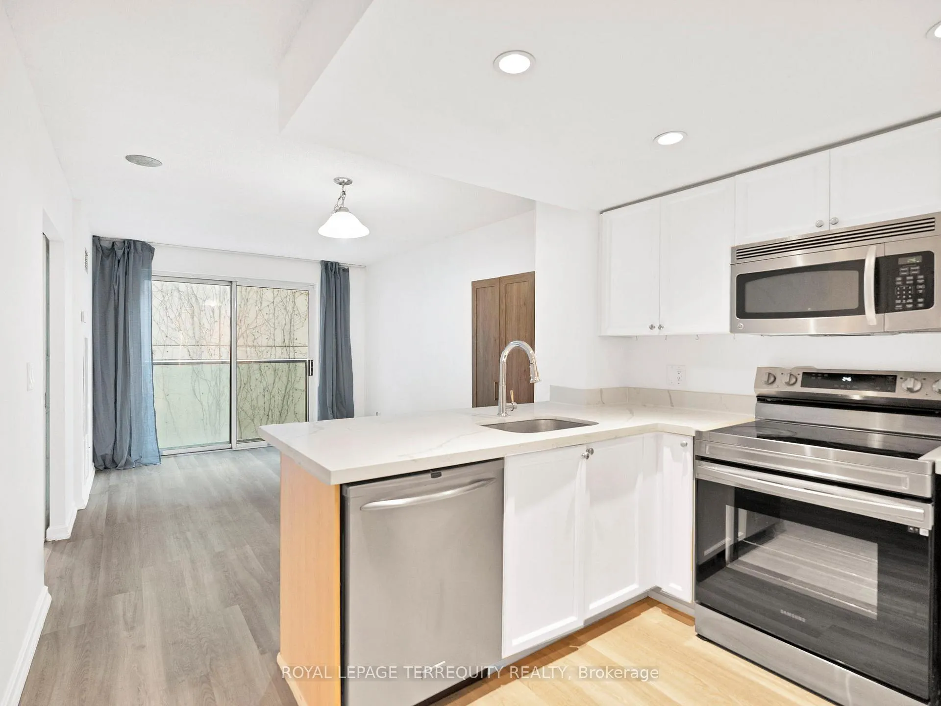 Photo 18 of Unit 1601, 8 Park Road, Toronto, Rosedale-Moore Park — HOMEH