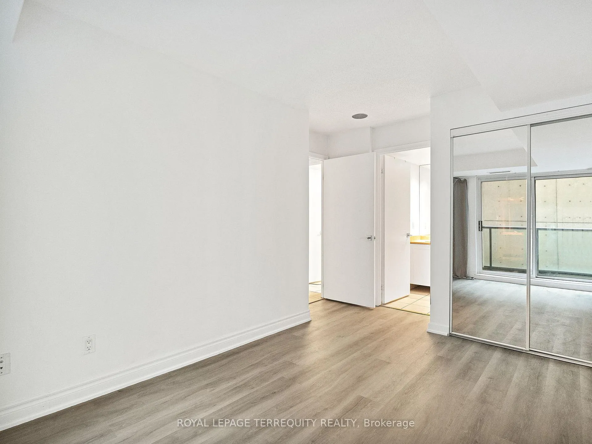 Photo 21 of Unit 1601, 8 Park Road, Toronto, Rosedale-Moore Park — HOMEH