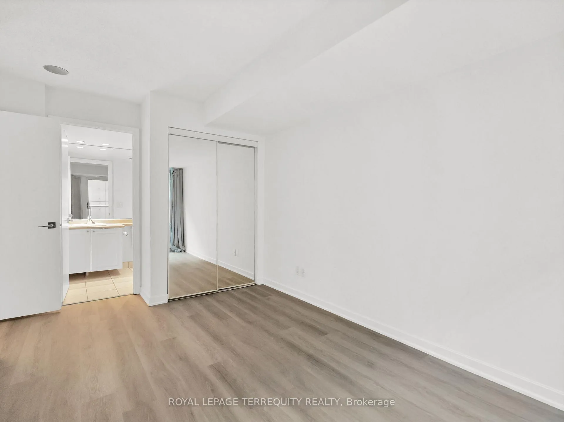 Photo 22 of Unit 1601, 8 Park Road, Toronto, Rosedale-Moore Park — HOMEH