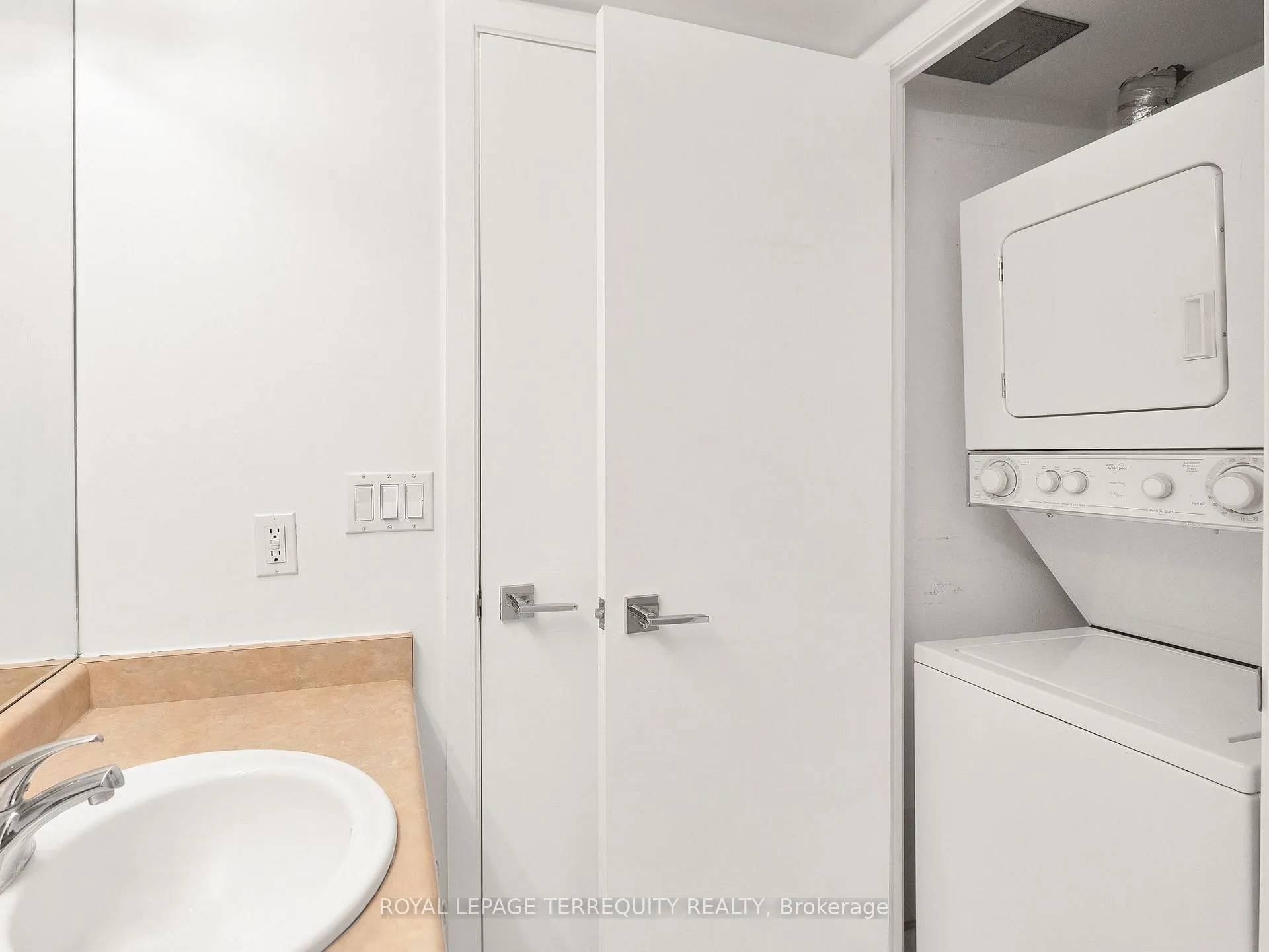 Photo 31 of Unit 1601, 8 Park Road, Toronto, Rosedale-Moore Park — HOMEH