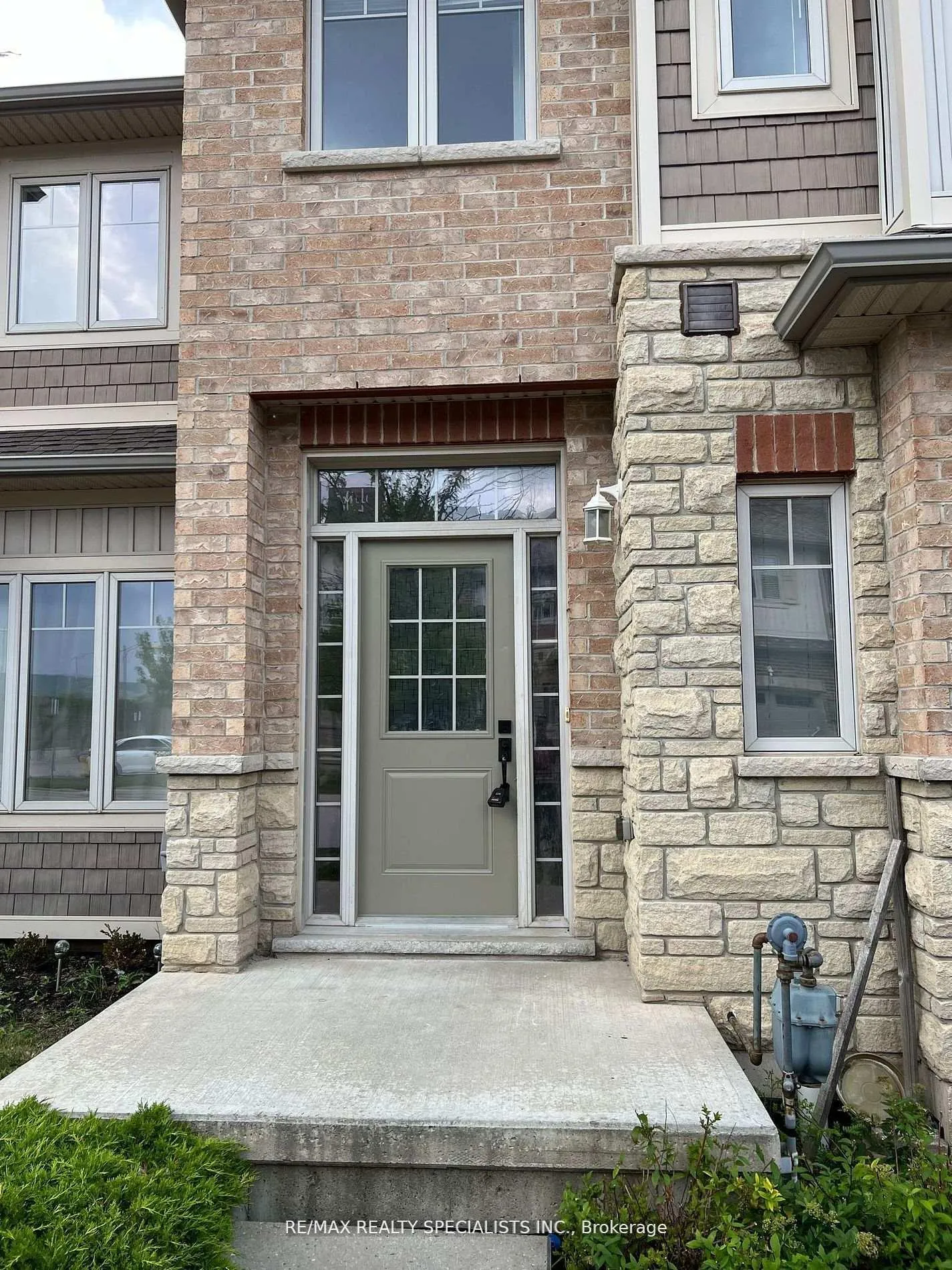 Photo 3 of Unit 62, 8 Lakelawn Road, Grimsby, Grimsby Beach — HOMEH