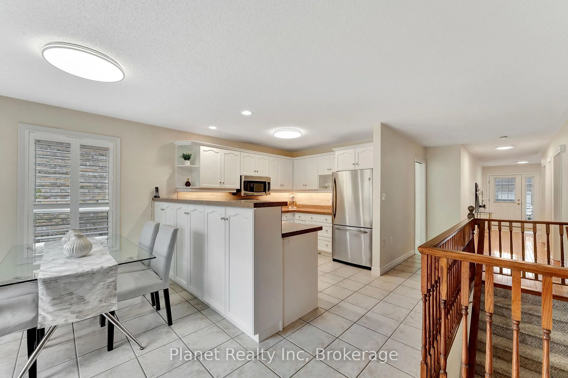 Photo 7 of 16 Winterberry Lane, Guelph, Village By The Arboretum — HOMEH