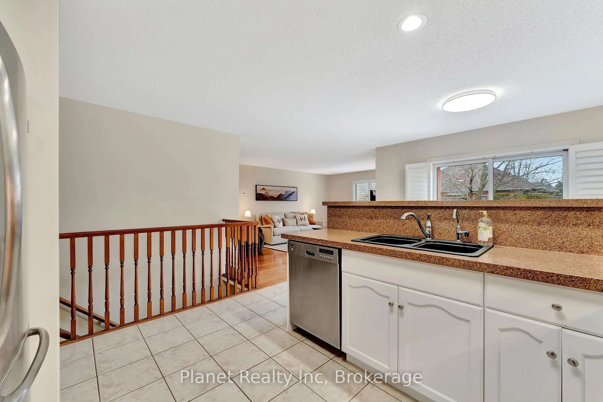 Photo 10 of 16 Winterberry Lane, Guelph, Village By The Arboretum — HOMEH