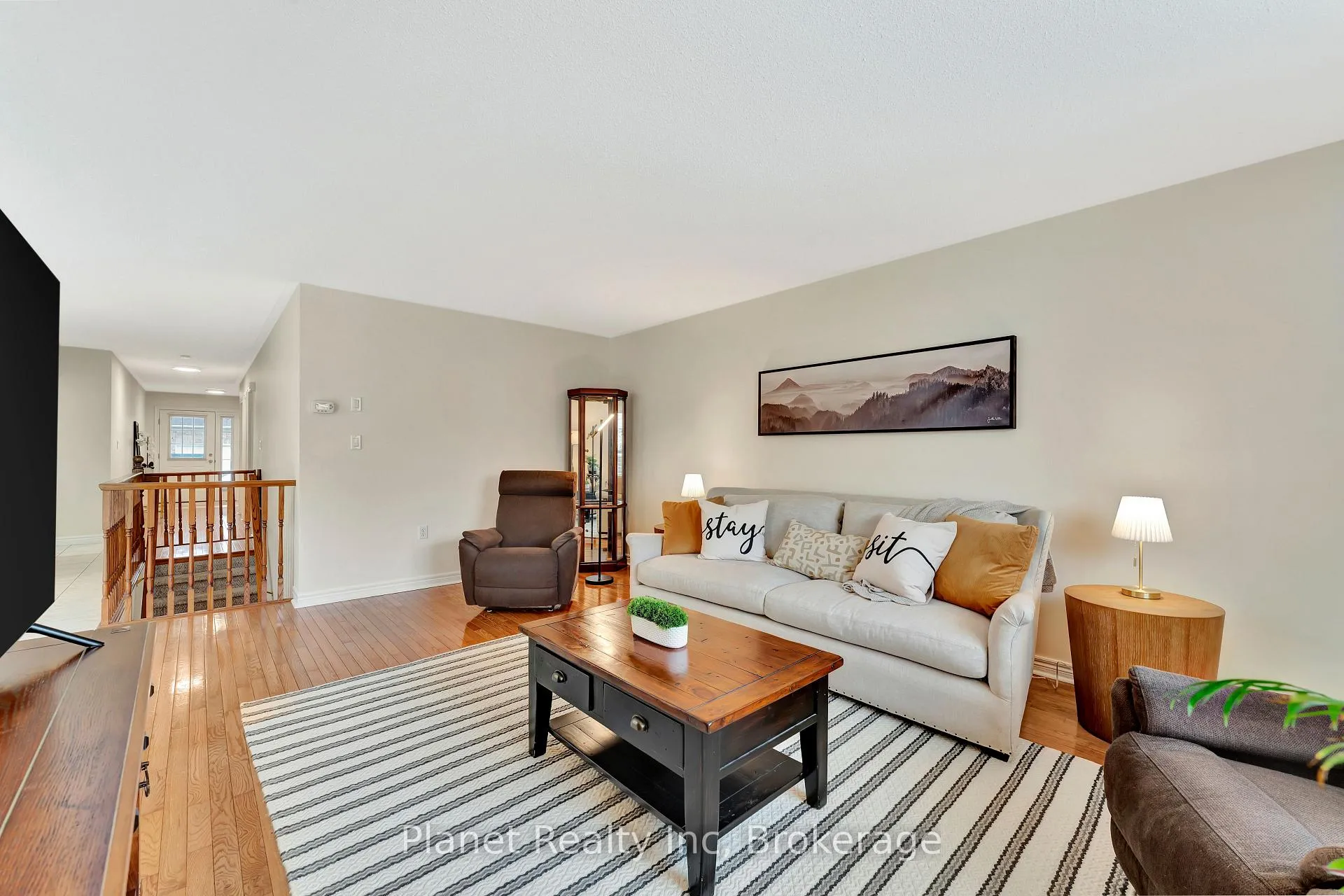 Photo 13 of 16 Winterberry Lane, Guelph, Village By The Arboretum — HOMEH