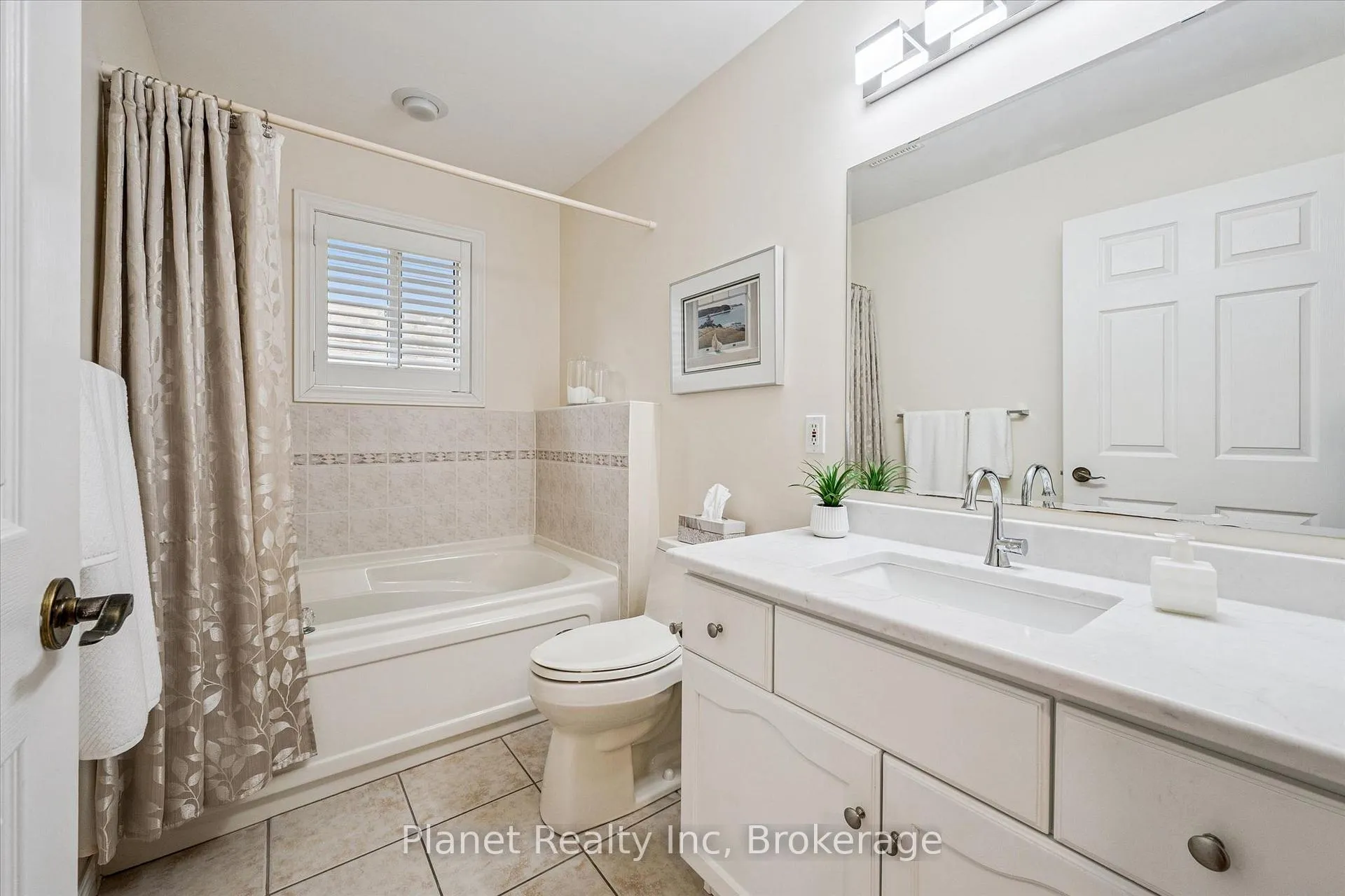 Photo 19 of 16 Winterberry Lane, Guelph, Village By The Arboretum — HOMEH