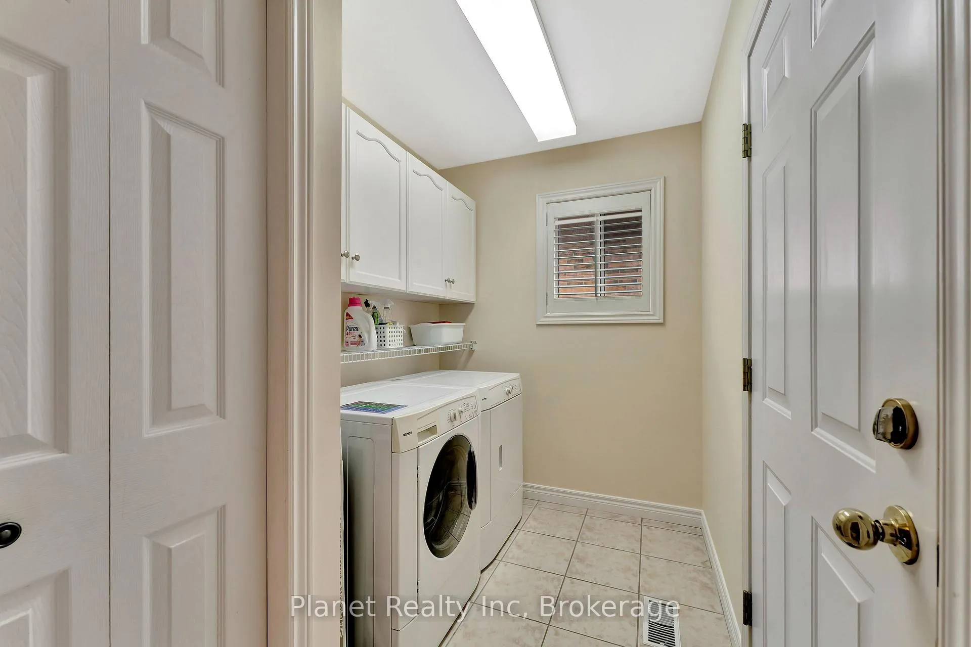 Photo 20 of 16 Winterberry Lane, Guelph, Village By The Arboretum — HOMEH