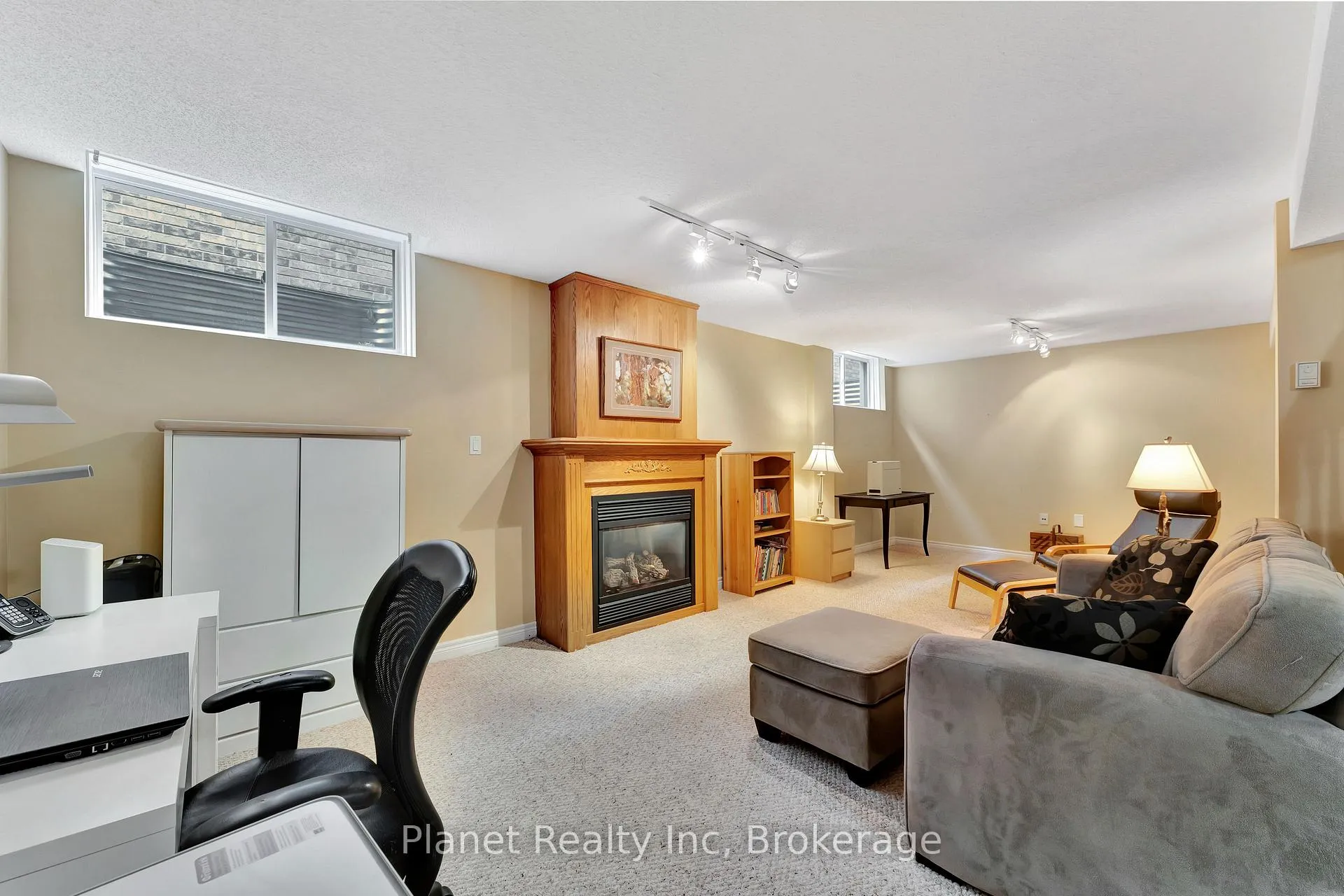 Photo 22 of 16 Winterberry Lane, Guelph, Village By The Arboretum — HOMEH
