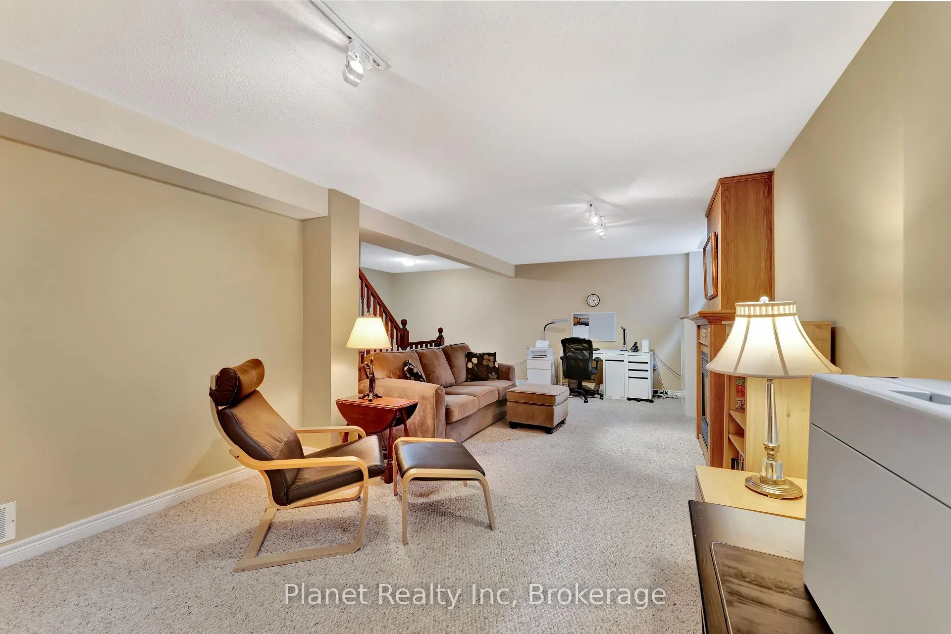 Photo 23 of 16 Winterberry Lane, Guelph, Village By The Arboretum — HOMEH