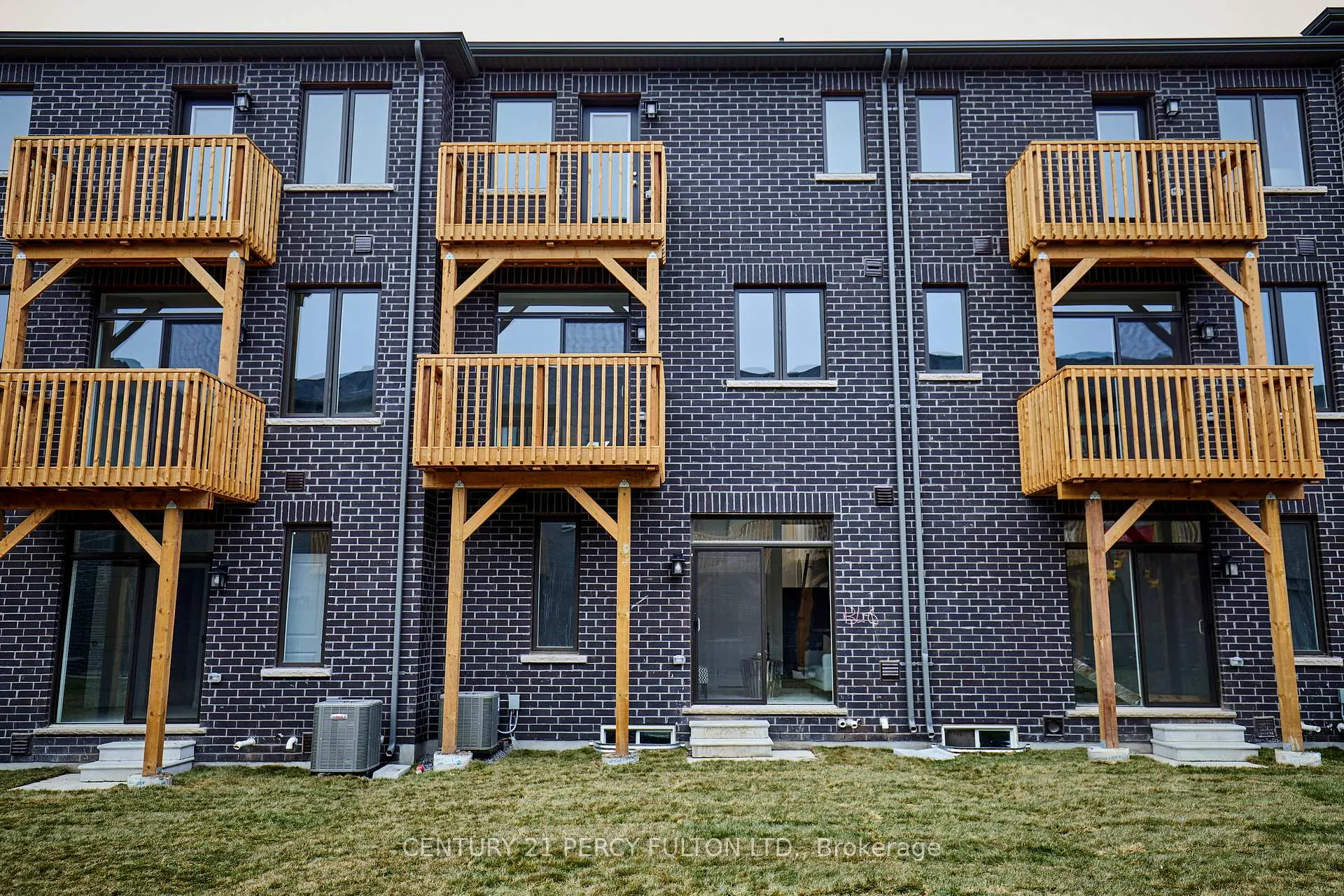 Photo 36 of 15 Douet Lane, Ajax, South East — HOMEH