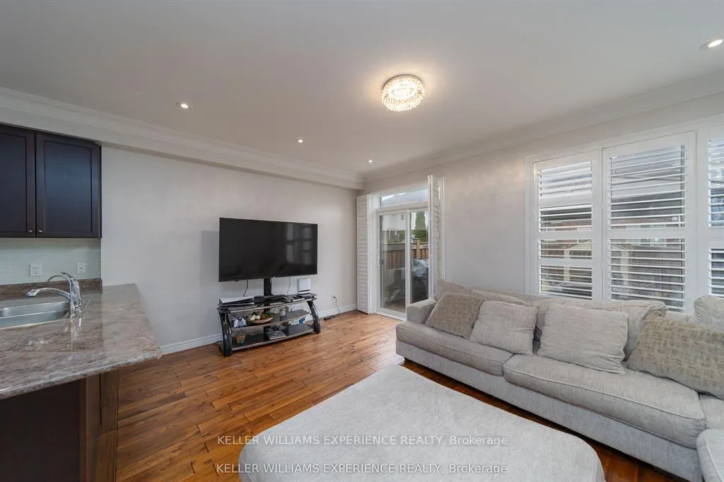 Photo 6 of 6 Weaver Terrace, New Tecumseth, Tottenham — HOMEH