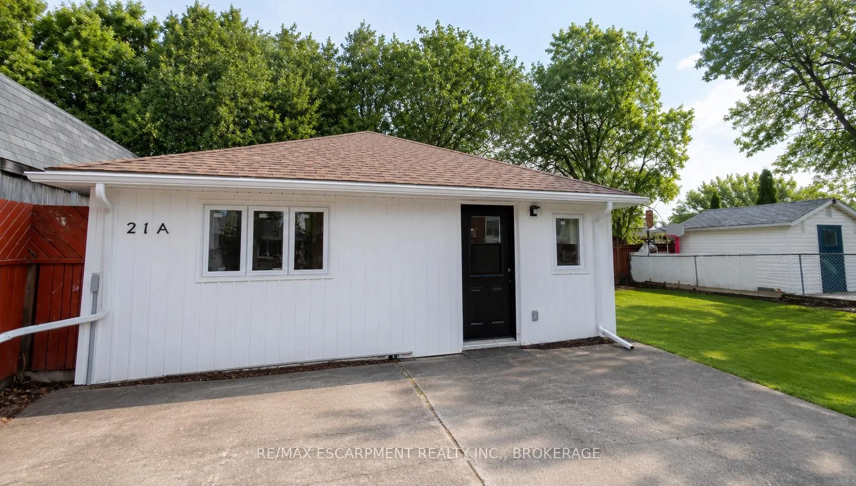 Front of Unit A, 21 Fawell Avenue