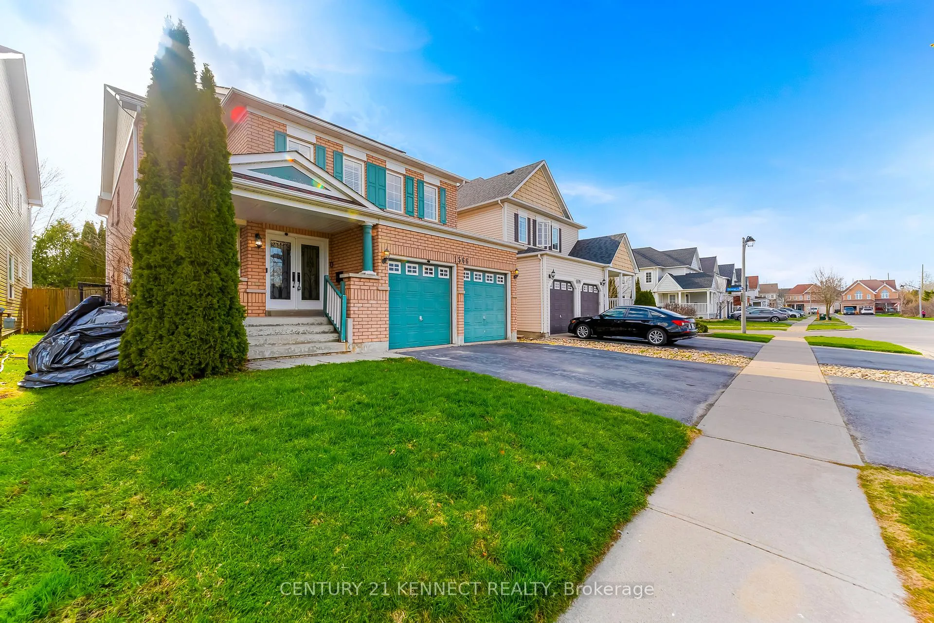 Photo 4 of 1566 Aldergrove Drive, Oshawa, Taunton — HOMEH
