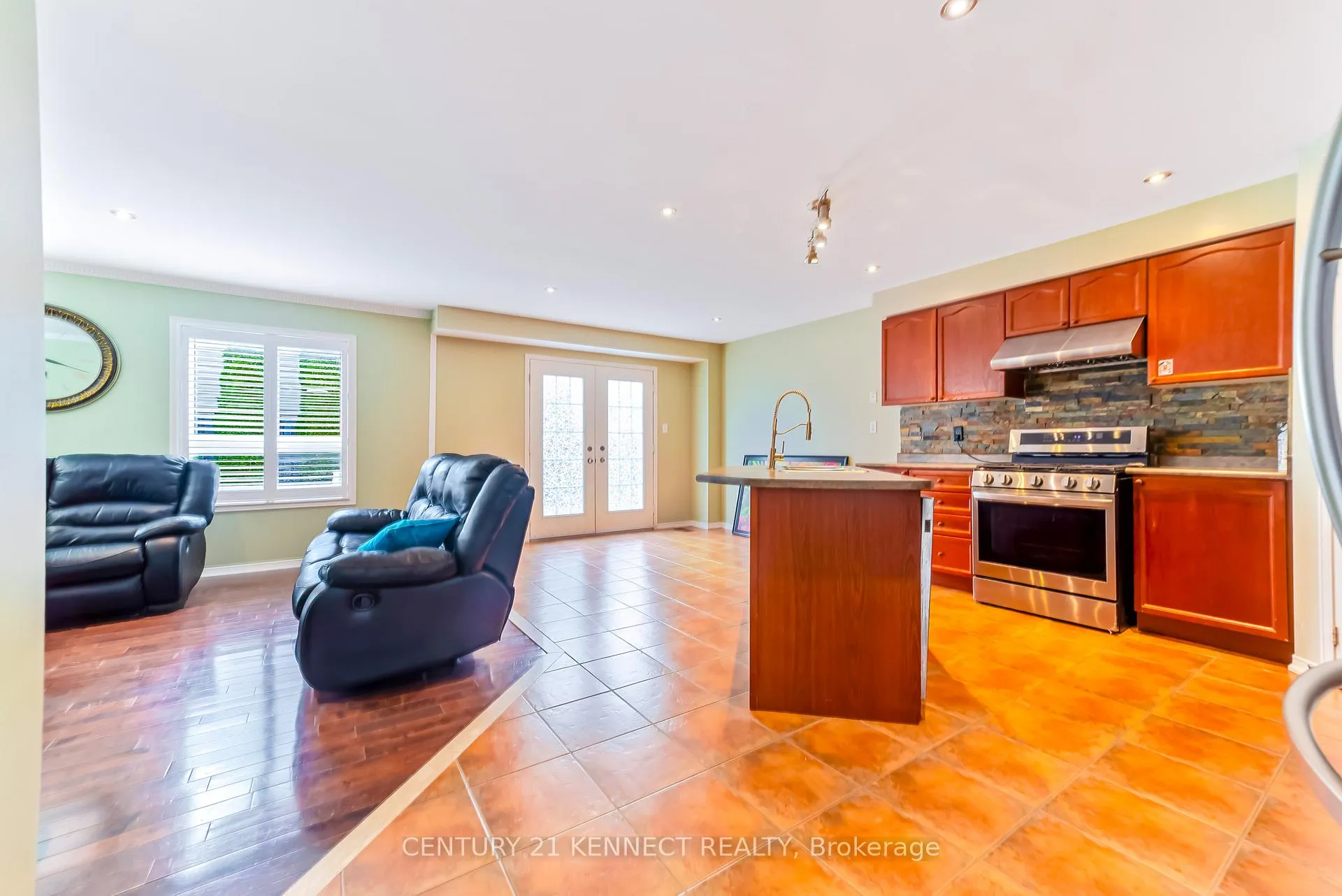 Photo 15 of 1566 Aldergrove Drive, Oshawa, Taunton — HOMEH