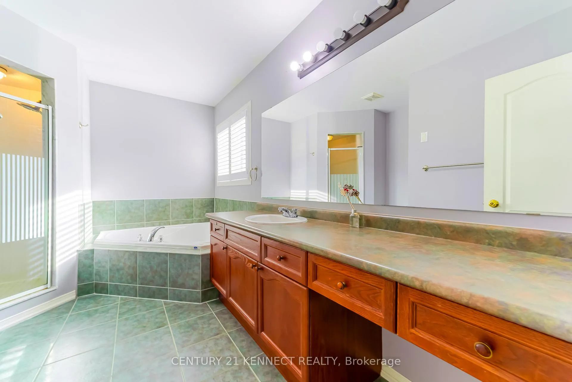 Photo 25 of 1566 Aldergrove Drive, Oshawa, Taunton — HOMEH