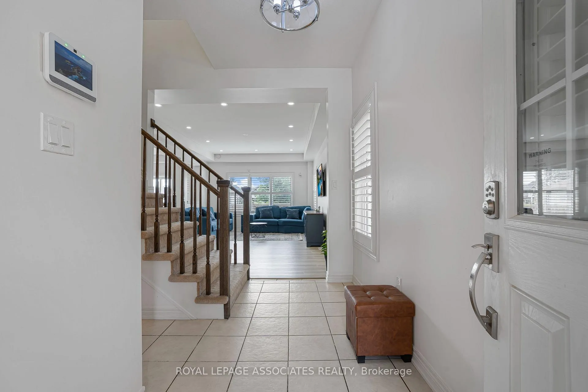 Photo 3 of 6117 Eaglewood Drive, Niagara Falls, Oldfield — HOMEH