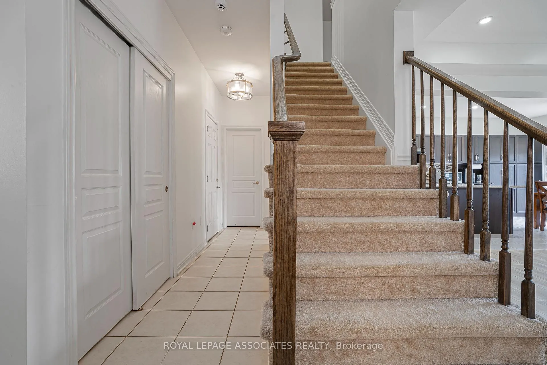 Photo 4 of 6117 Eaglewood Drive, Niagara Falls, Oldfield — HOMEH