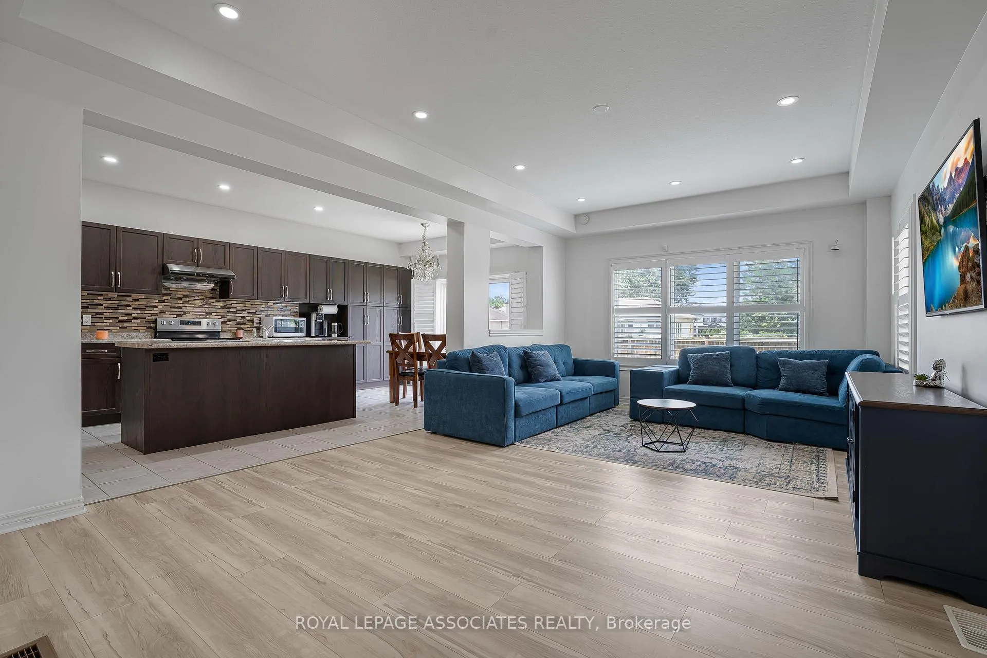 Photo 6 of 6117 Eaglewood Drive, Niagara Falls, Oldfield — HOMEH