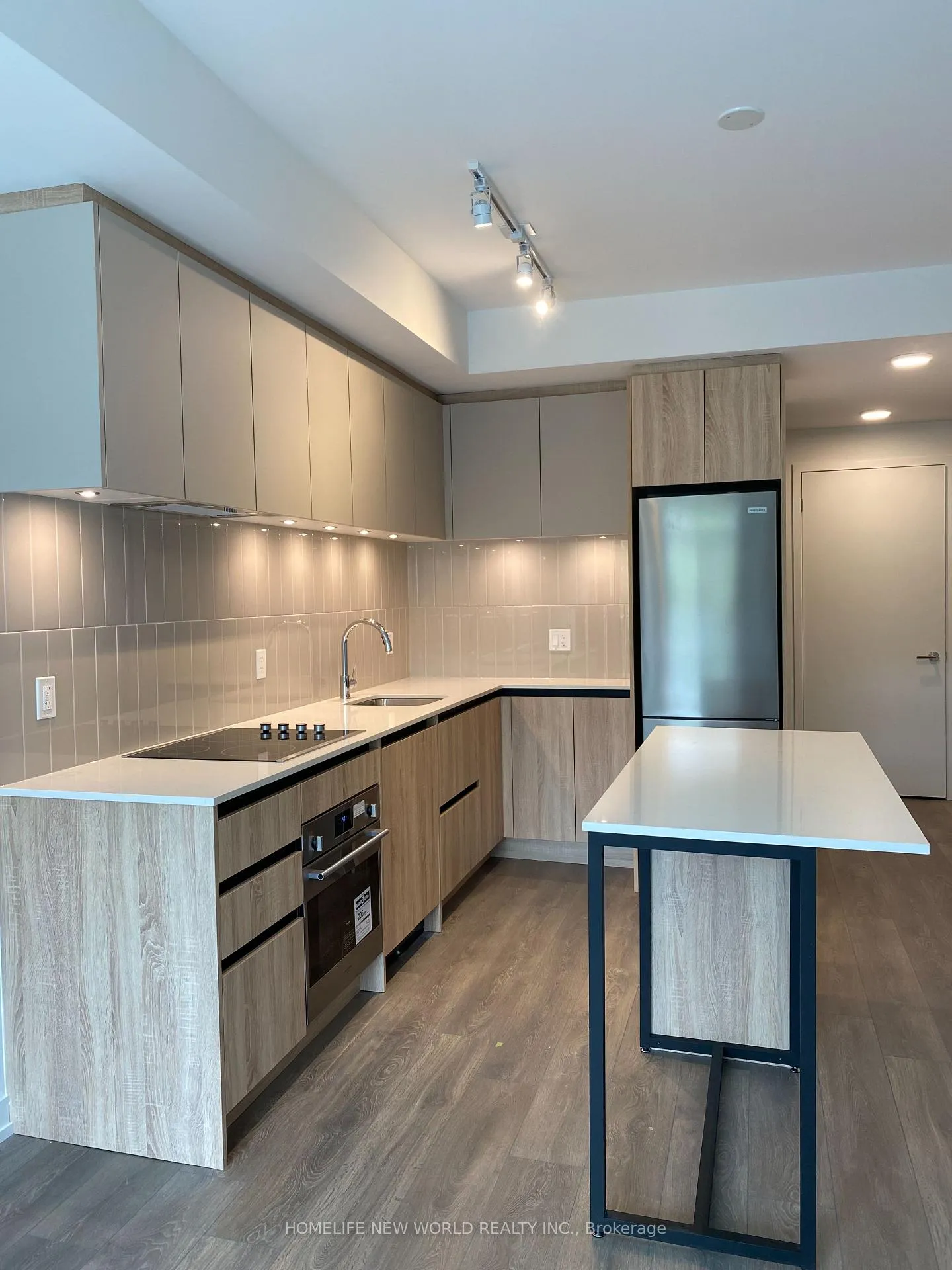 Photo 4 of Unit D227, 8 Beverly Glen Boulevard, Vaughan, Beverley Glen — HOMEH