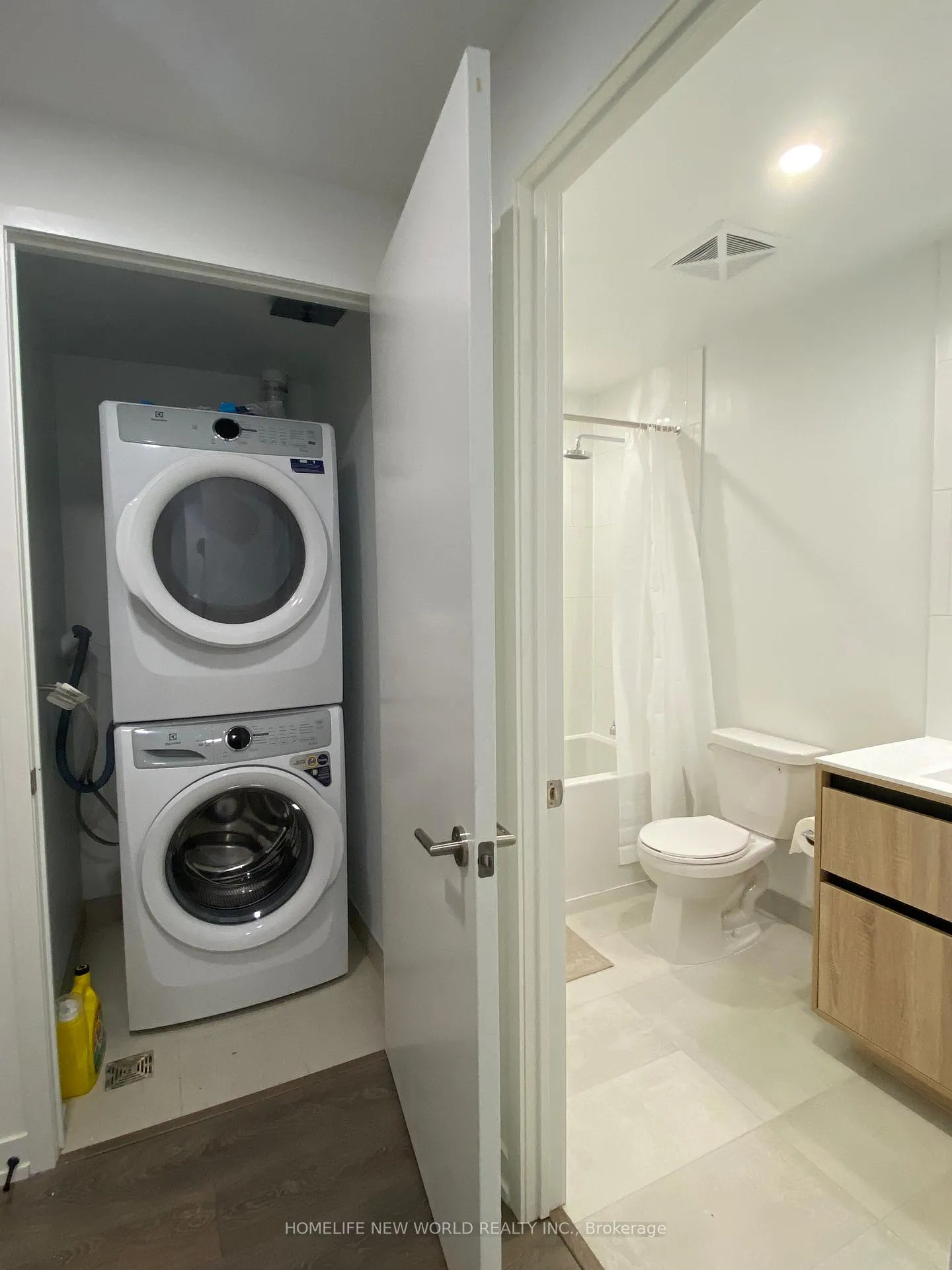 Photo 10 of Unit D227, 8 Beverly Glen Boulevard, Vaughan, Beverley Glen — HOMEH