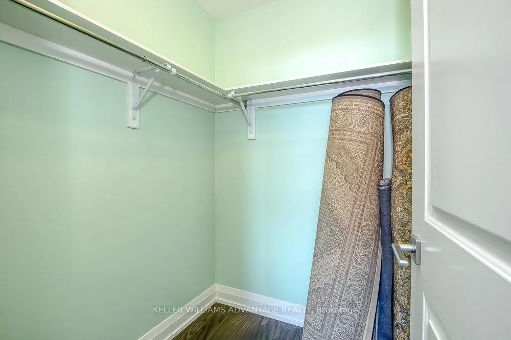 Photo 11 of Unit 411, 7167 Yonge Street, Markham, Thornhill — HOMEH