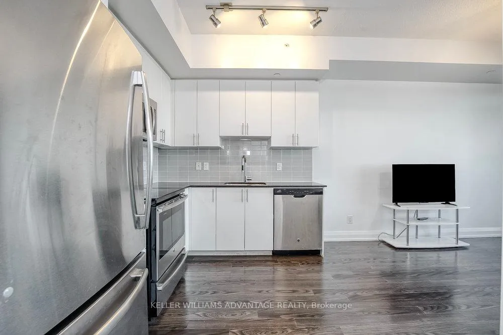 Photo 12 of Unit 411, 7167 Yonge Street, Markham, Thornhill — HOMEH