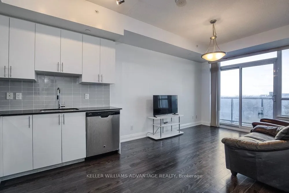 Photo 13 of Unit 411, 7167 Yonge Street, Markham, Thornhill — HOMEH