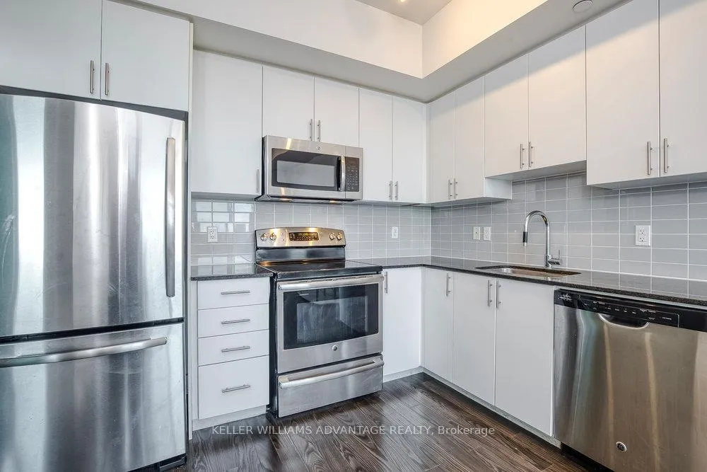 Photo 14 of Unit 411, 7167 Yonge Street, Markham, Thornhill — HOMEH