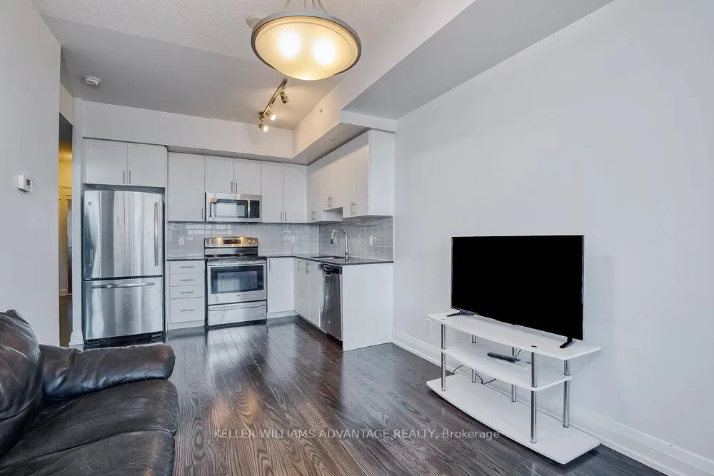 Photo 16 of Unit 411, 7167 Yonge Street, Markham, Thornhill — HOMEH