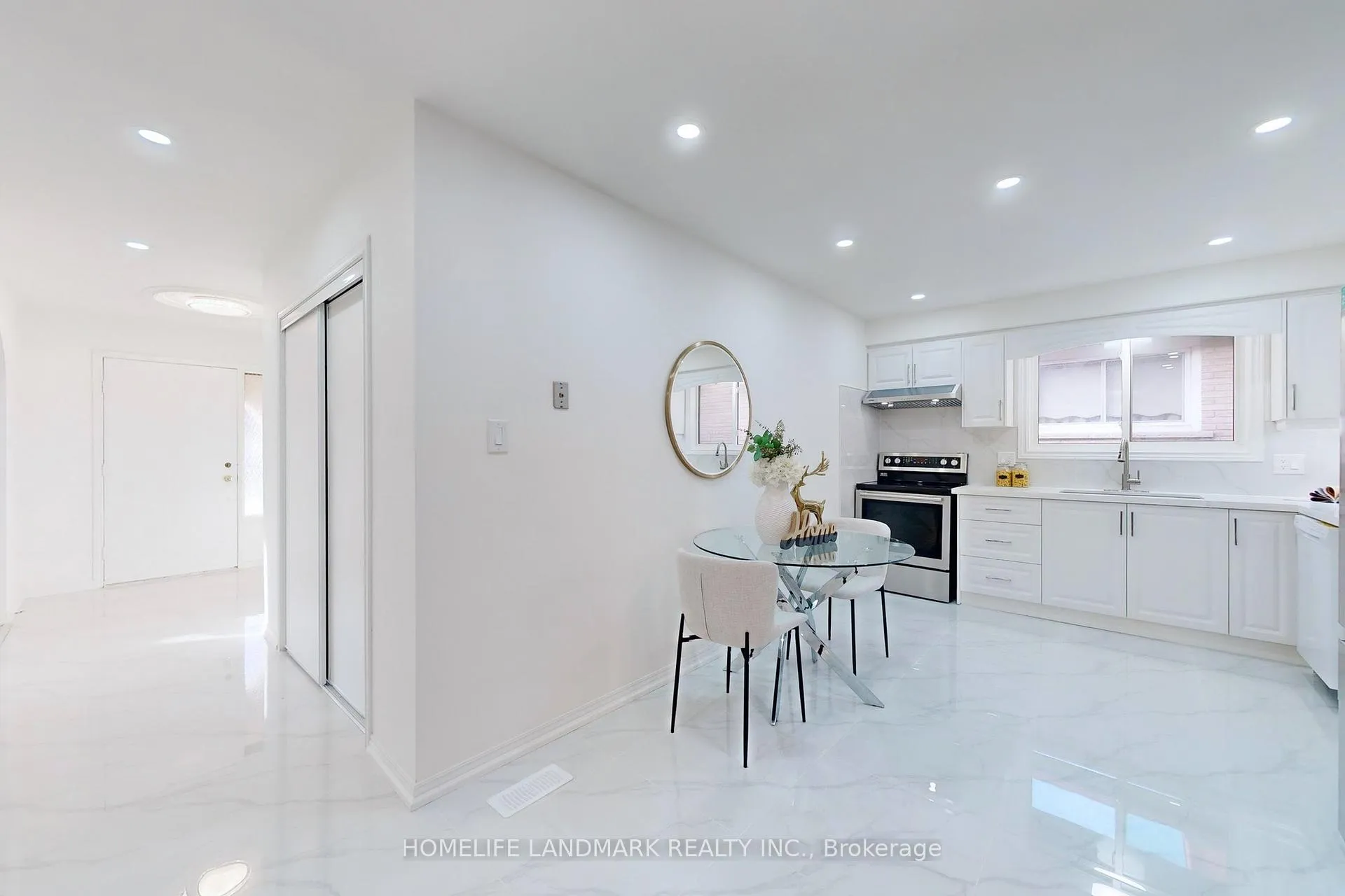 Photo 12 of 552 Queen Victoria Drive, Hamilton, Quinndale — HOMEH