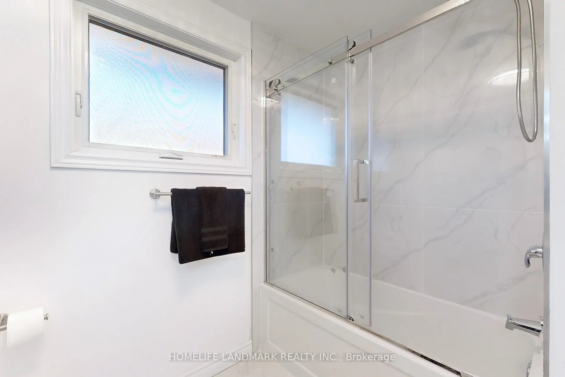 Photo 28 of 552 Queen Victoria Drive, Hamilton, Quinndale — HOMEH