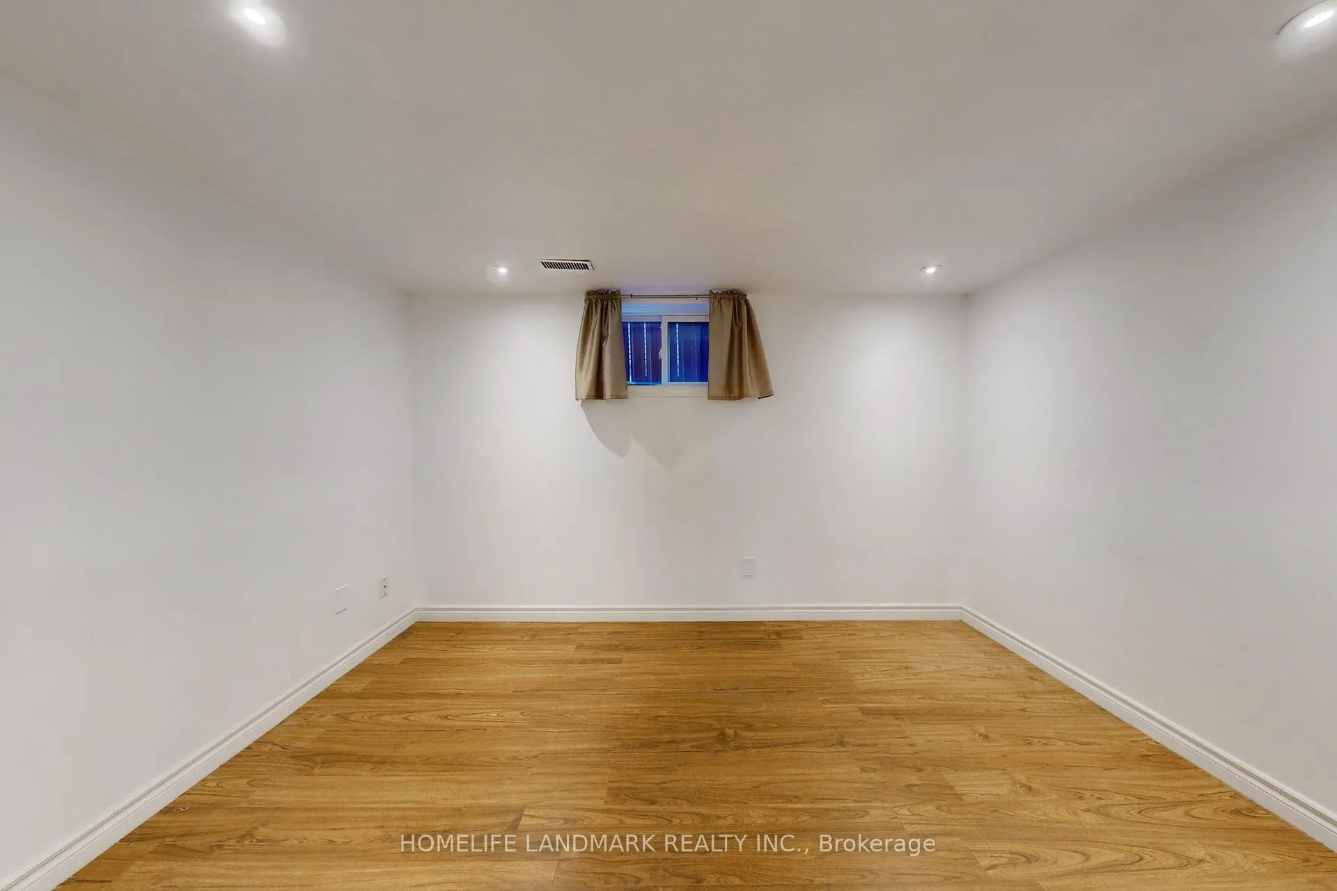 Photo 31 of 552 Queen Victoria Drive, Hamilton, Quinndale — HOMEH